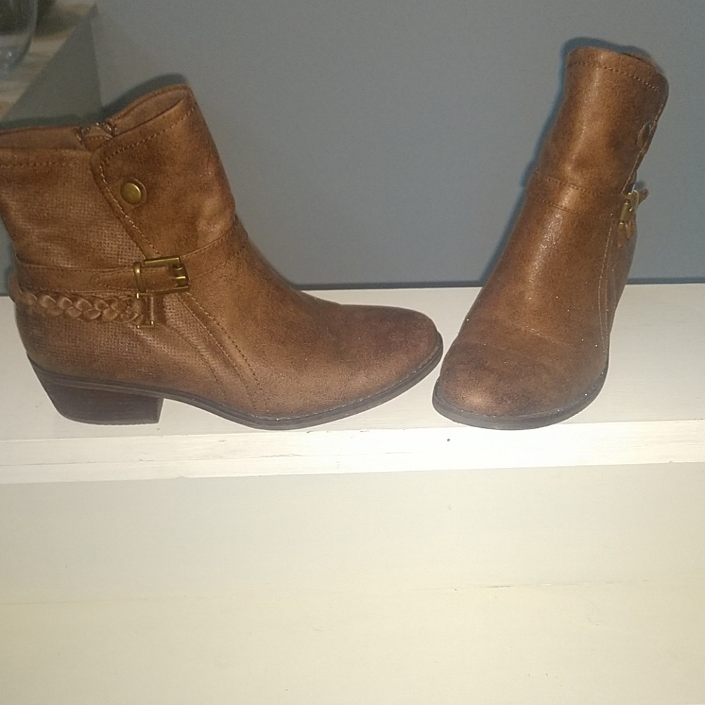 Size 8 brown fashion boots
